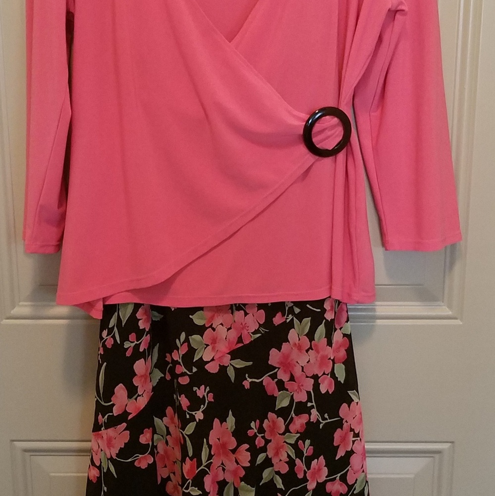 Nice skirt and top outfit